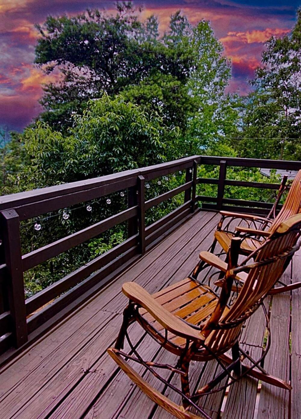 Whiskey Ridge 3 Bdrm Cabin-Firepit, Fenced Yard, Hot Tub Villa Pigeon Forge Esterno foto