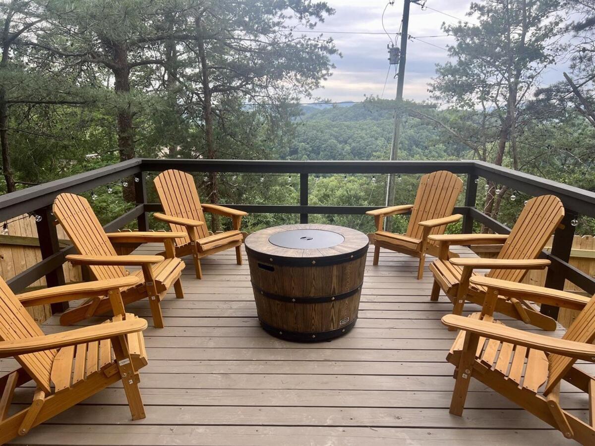 Whiskey Ridge 3 Bdrm Cabin-Firepit, Fenced Yard, Hot Tub Villa Pigeon Forge Esterno foto